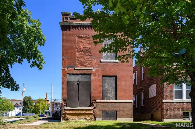 $190,000 | 4569 Oakland Avenue, St. Louis, MO 63110