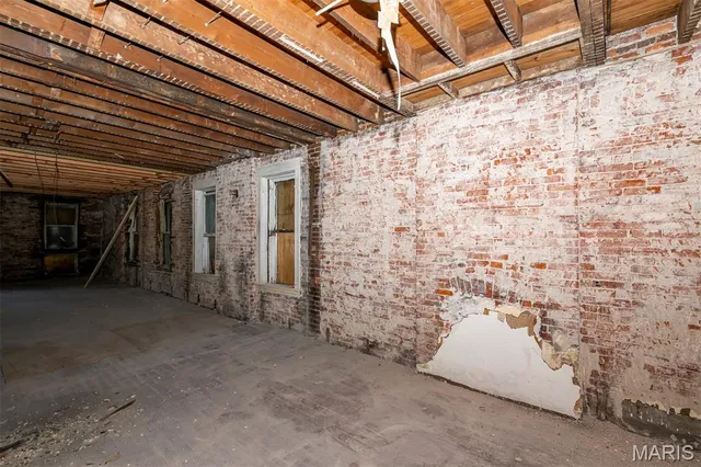 $190,000 | 4569 Oakland Avenue, St. Louis, MO 63110