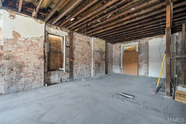 $190,000 | 4569 Oakland Avenue, St. Louis, MO 63110