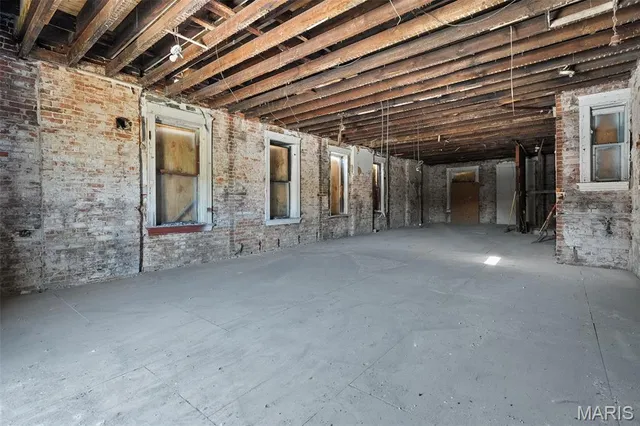 $190,000 | 4569 Oakland Avenue, St. Louis, MO 63110