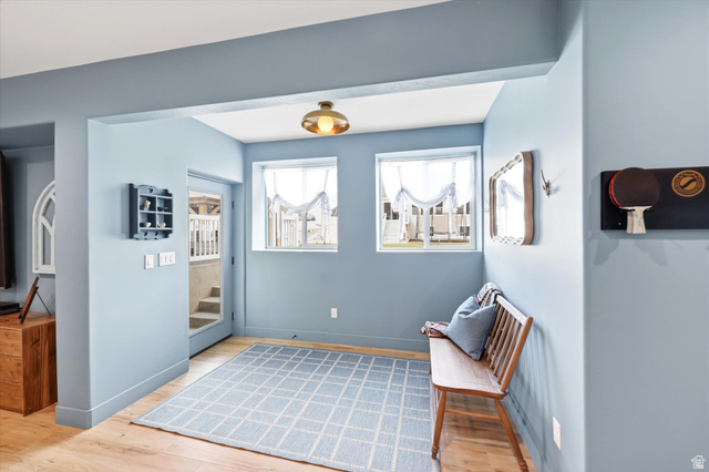 283 North 500 West Mapleton, UT 84664 - Photo 66 of 102 Foyer entrance with light wood-style floors and baseboards