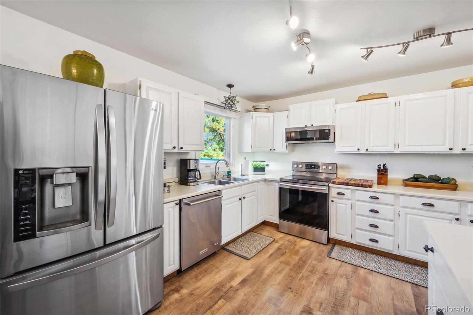 419 Pine Ridge Street Elizabeth, CO 80107 - Photo 7 of 39 Gallery Image 7