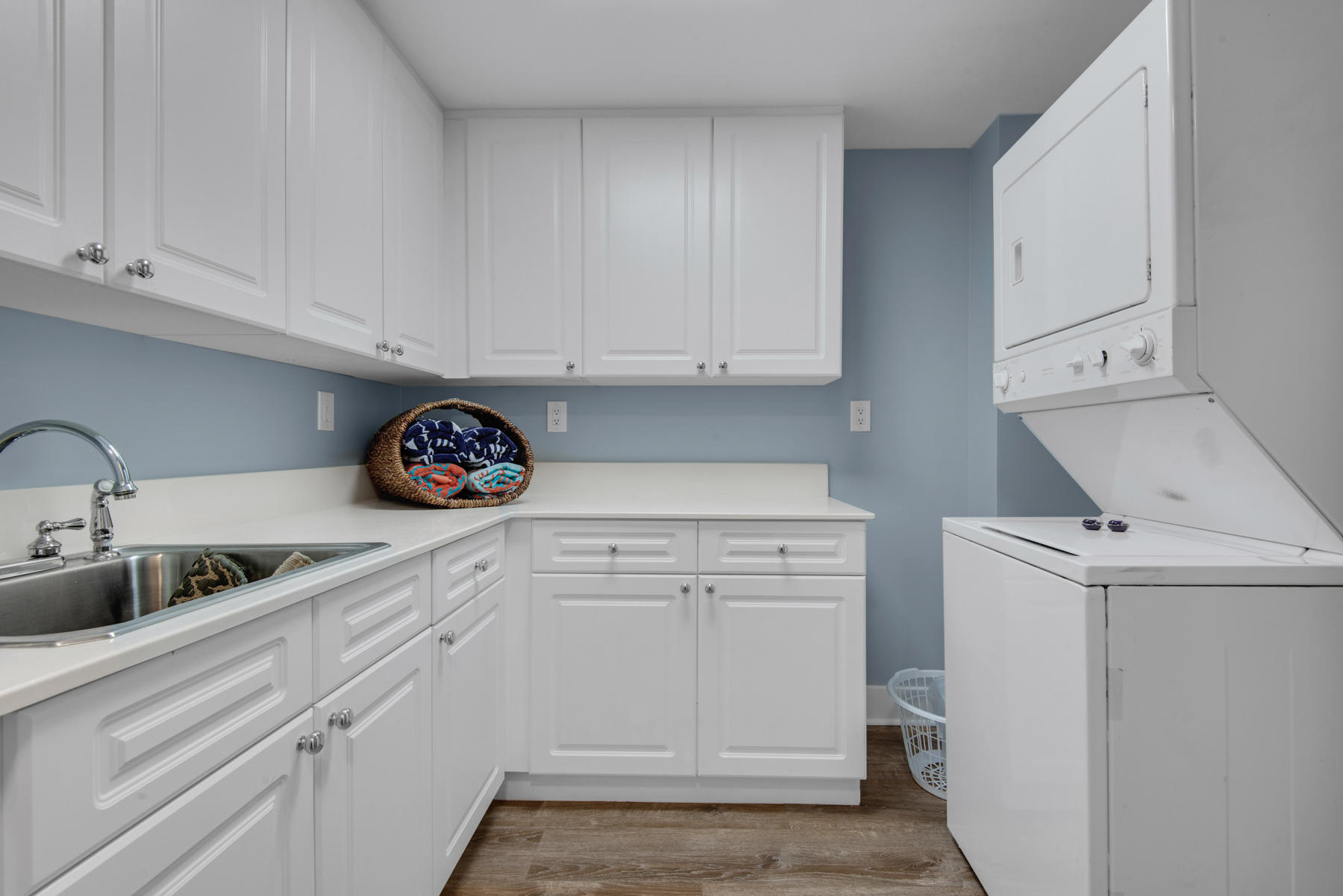 1110 Santa Rosa Boulevard, Unit B501 Fort Walton Beach, FL 32548 - Photo 47 of 51 a kitchen with white cabinets and white appliances