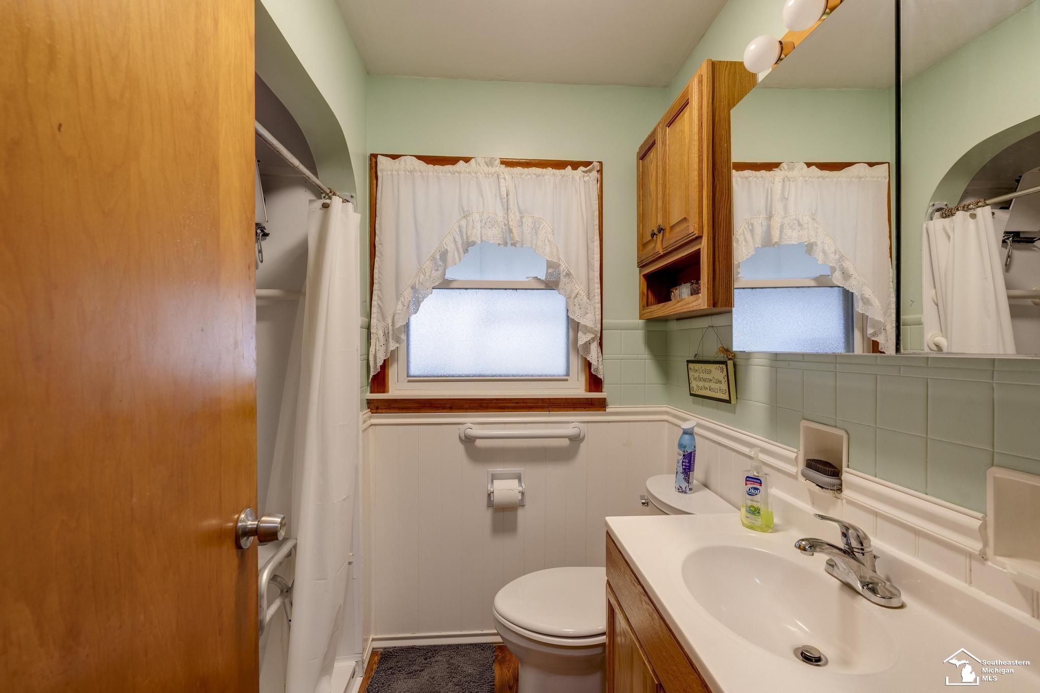 610 Riley Street Dundee, MI 48131 - Photo 13 of 19 50162723-60f89edb-a666-4ea5-9998-da38f3bca462.JPG