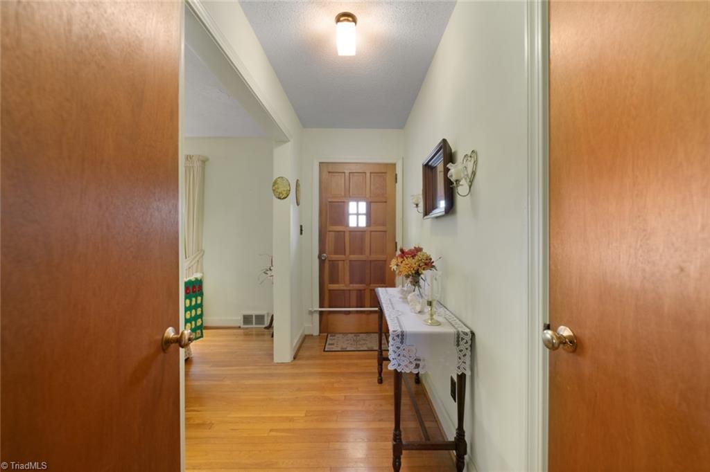 7080 Broad Street Rural Hall, NC 27045 - Photo 4 of 41