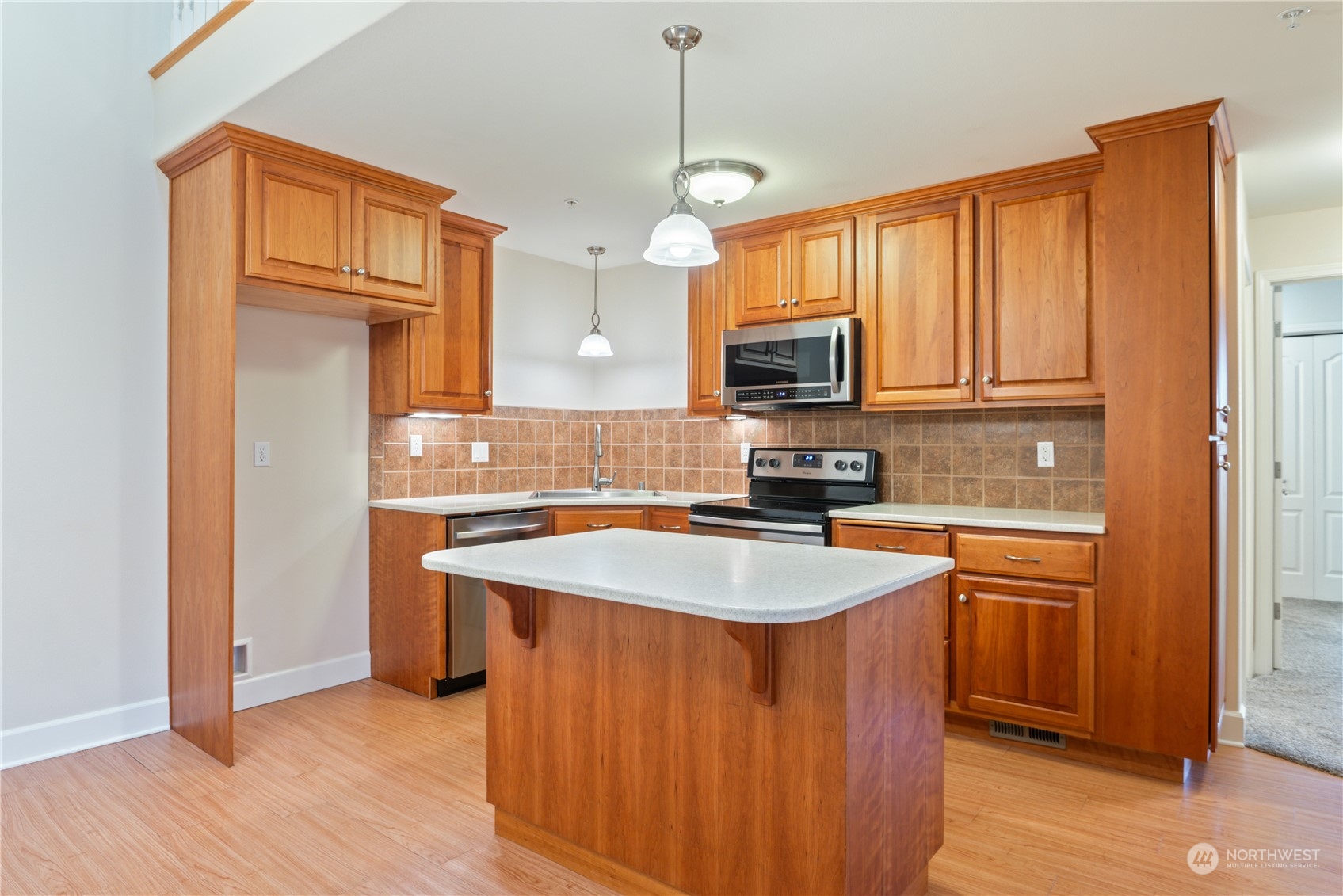 1548 River Road, Unit 408 Longview, WA 98632 - Photo 5 of 30 Gallery Image 5