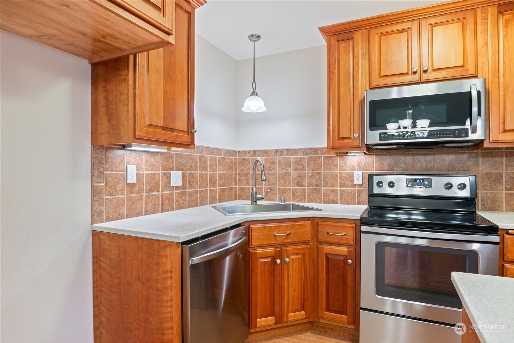 1548 River Road, Unit 408 Longview, WA 98632 - Photo 7 of 30 Gallery Image 7