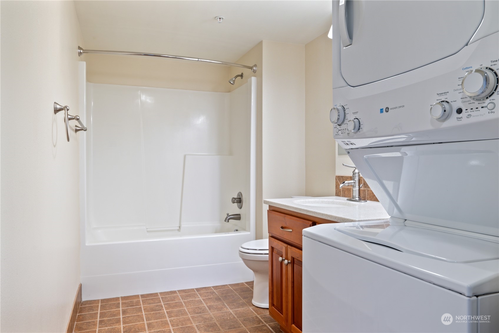 1548 River Road, Unit 408 Longview, WA 98632 - Photo 10 of 30 Gallery Image 10