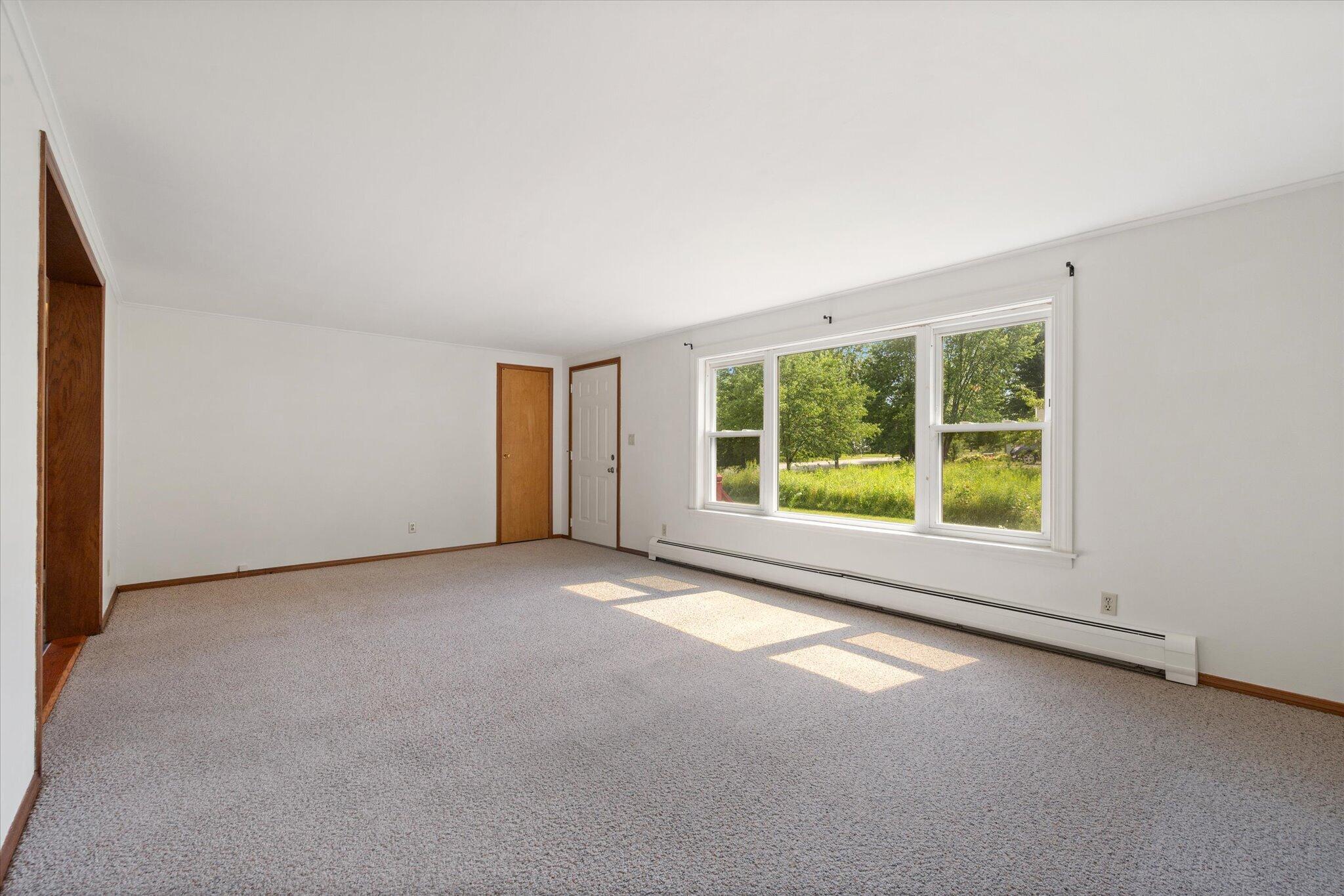 47 Shepherd Drive Bangor, ME 04401 - Photo 18 of 43 Living Room