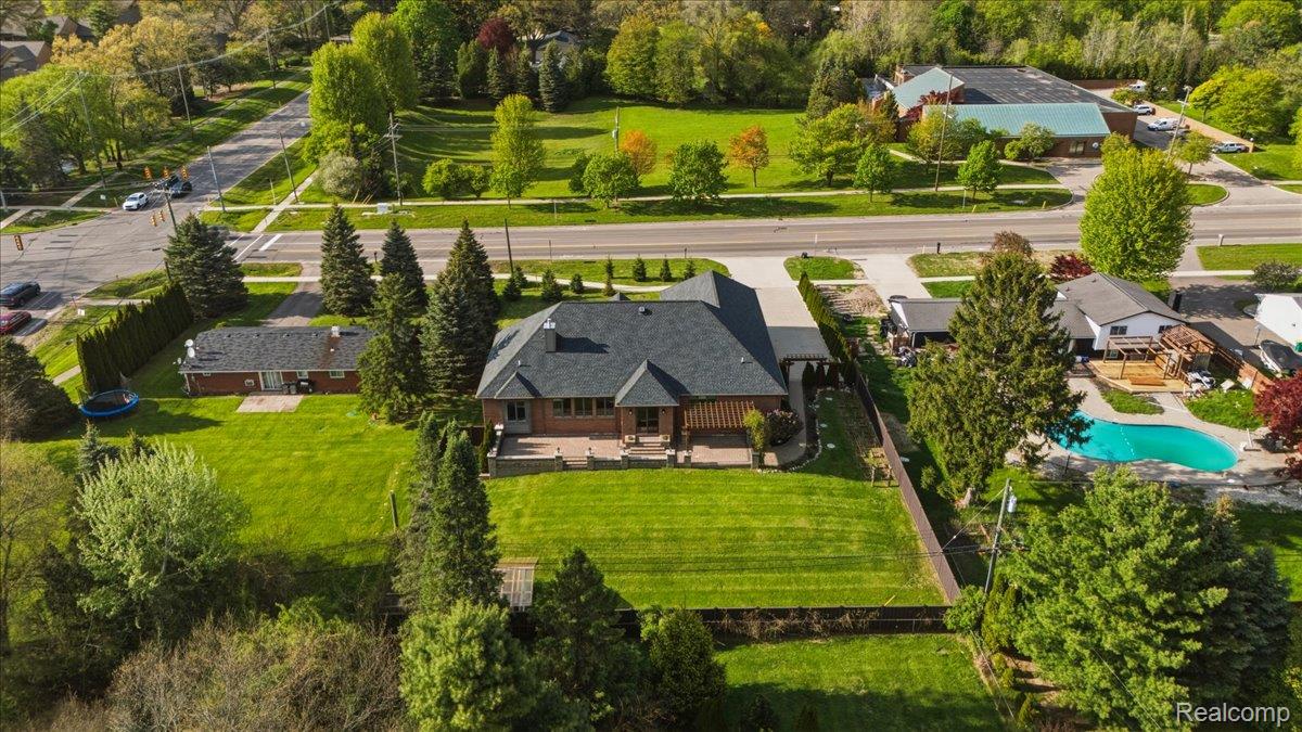 35339 West 13 Mile Road Farmington, MI 48331 - Photo 62 of 72 Aerial view of property and surrounding area