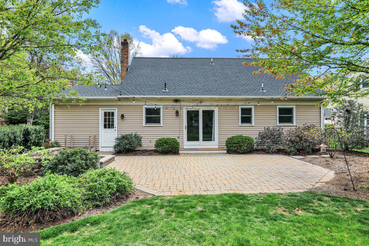 521 Hummingbird Drive Lititz, PA 17543 - Photo 38 of 38 front view of house with a yard