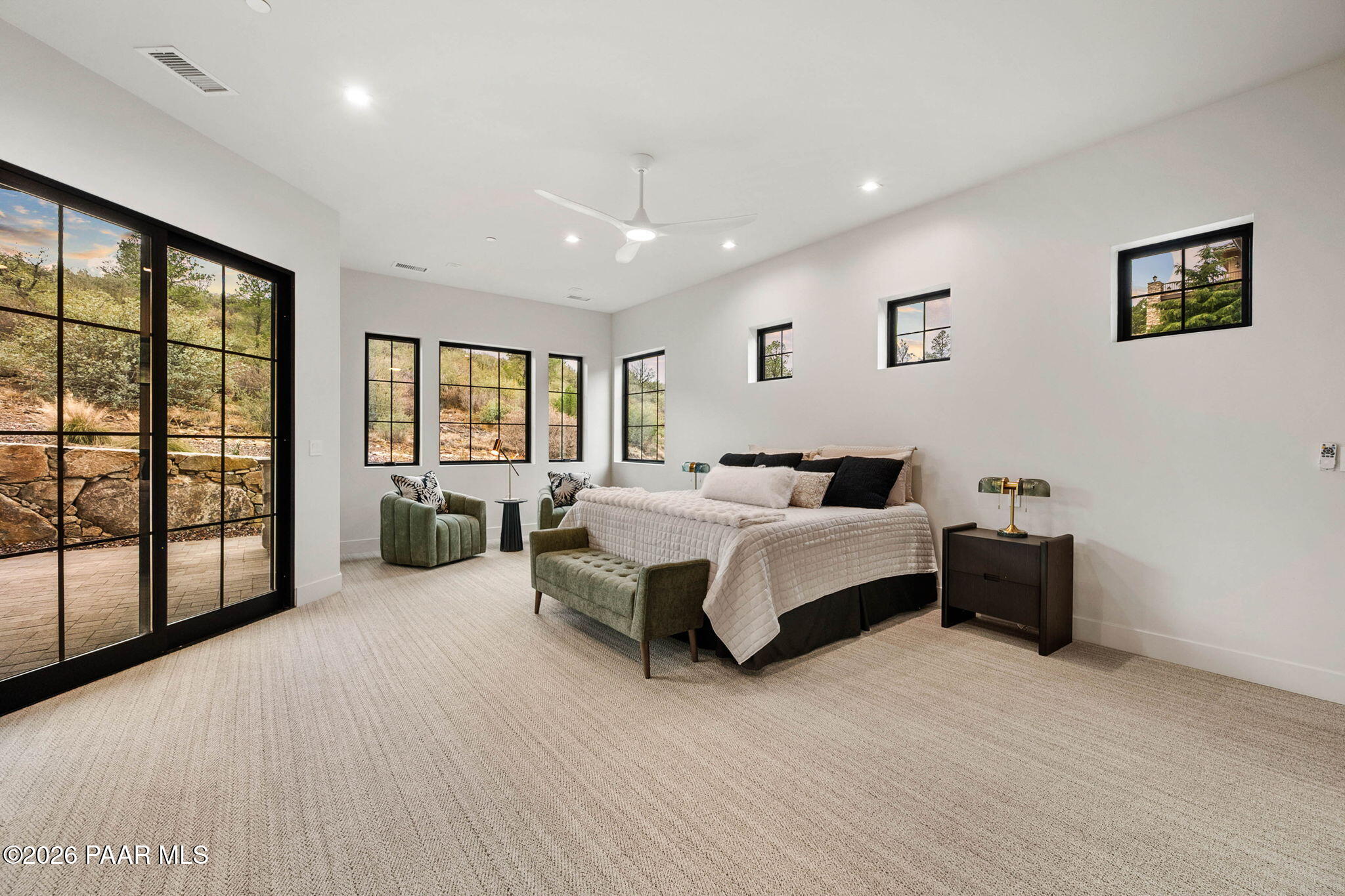 125 Rotonda Way Prescott, AZ 86301 - Photo 25 of 43 29-Primary Bedroom (1)