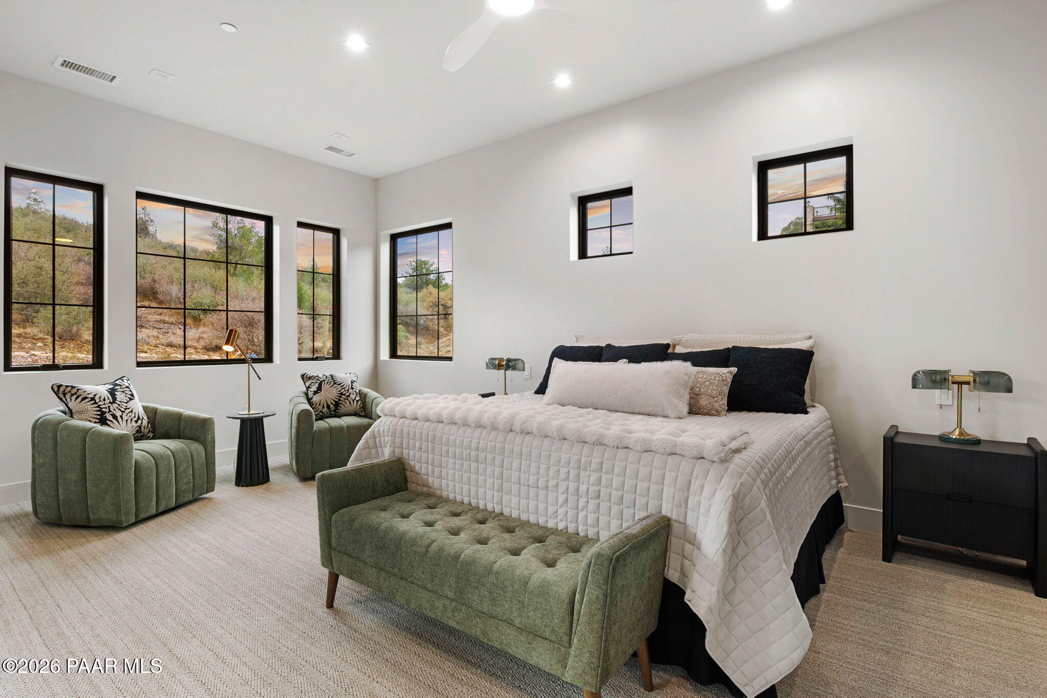 125 Rotonda Way Prescott, AZ 86301 - Photo 28 of 43 32-Primary Bedroom (4)