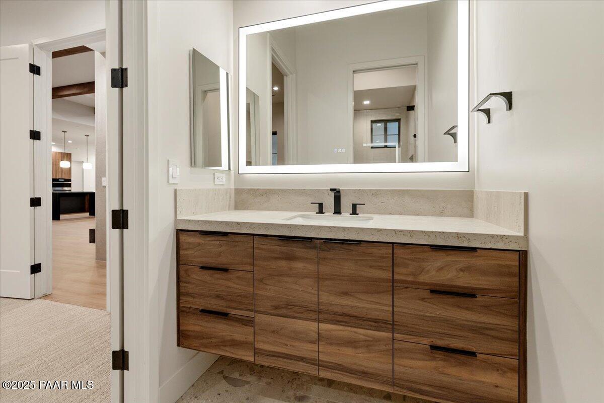 125 Rotonda Way Prescott, AZ 86301 - Photo 37 of 43 32-Suite 2 bath