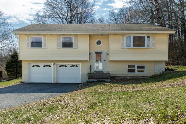 $549,900 | 6 Lenny Court, Wappingers Falls, NY 12590