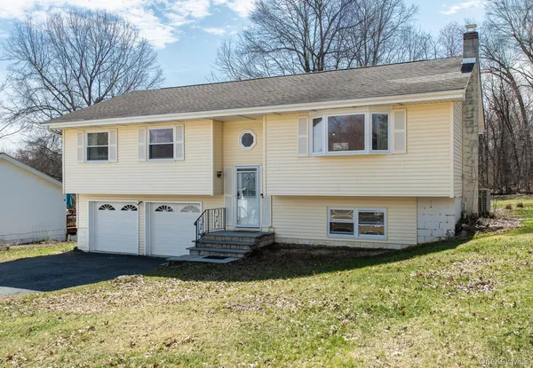 $549,900 | 6 Lenny Court, Wappingers Falls, NY 12590