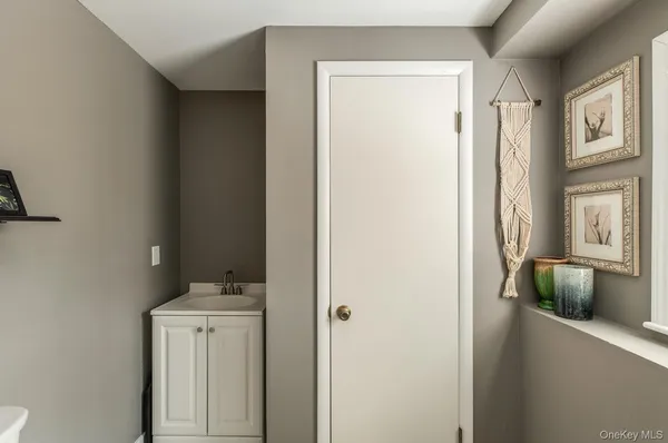 $549,900 | 6 Lenny Court, Wappingers Falls, NY 12590