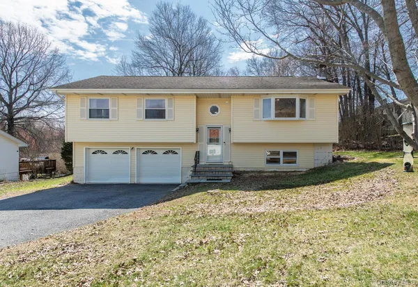 $549,900 | 6 Lenny Court, Wappingers Falls, NY 12590