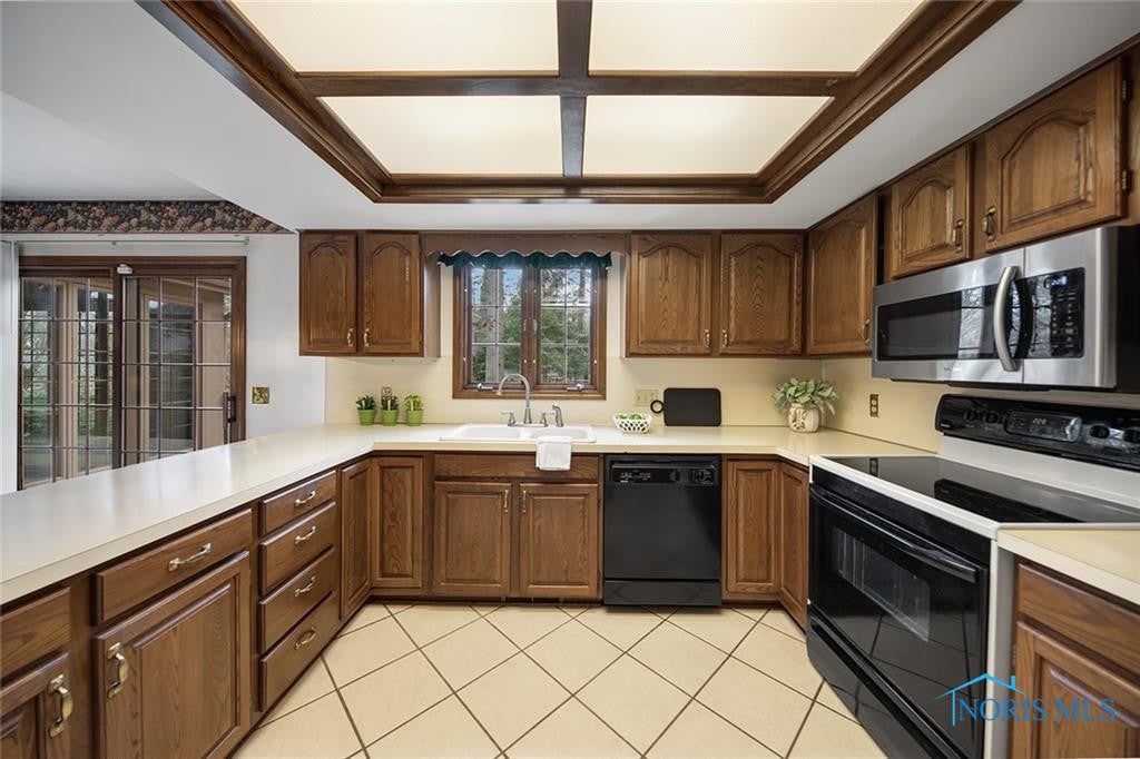7154 Tottenham Road Toledo, OH 43617 - Photo 20 of 50 Gallery Image 20