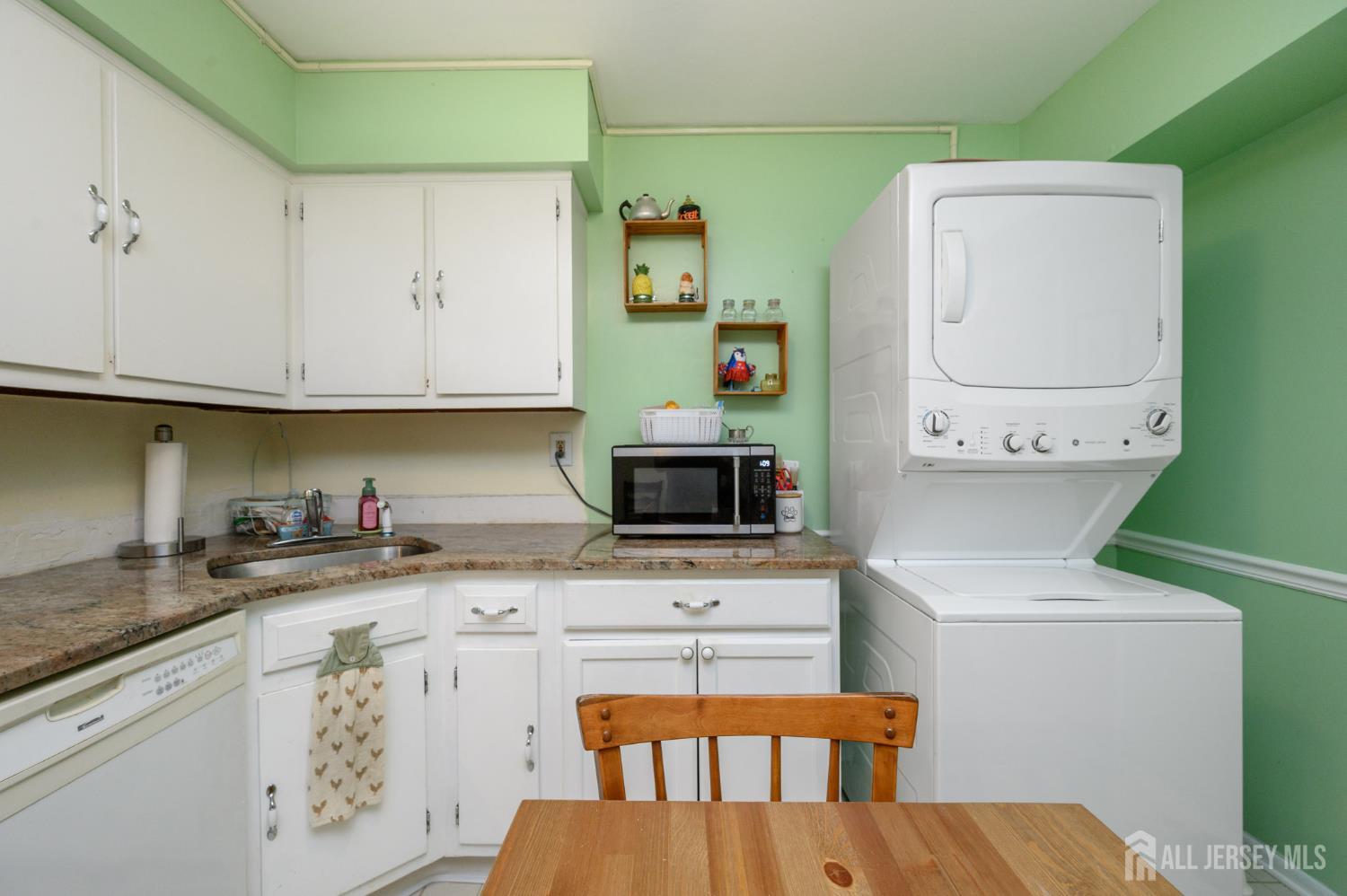 2214 Silver Court Hamilton, NJ 08690 - Photo 8 of 18