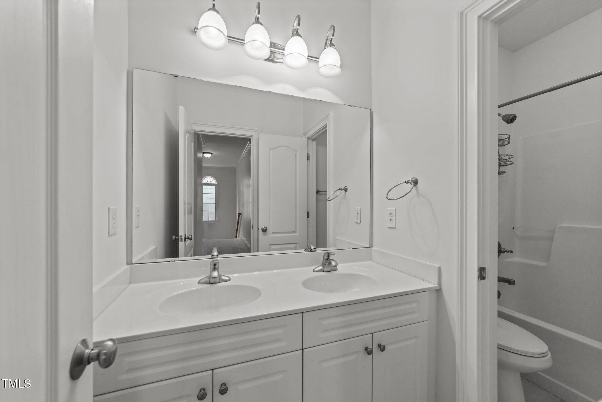 12217 Beestone Lane Raleigh, NC 27614 - Photo 23 of 48 Bath