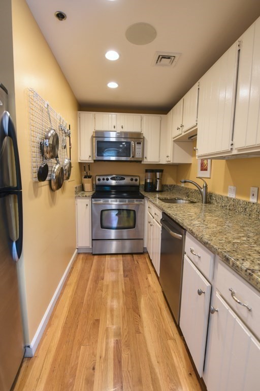 21 Main Street, Unit D Boston, MA 02129 - Photo 10 of 19