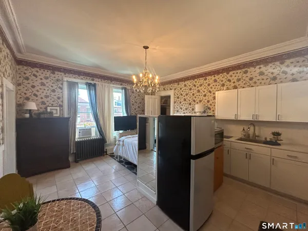 $1,250 | 40 Franklin Street, Unit 8, New London, CT 06320