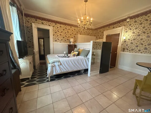 $1,250 | 40 Franklin Street, Unit 8, New London, CT 06320