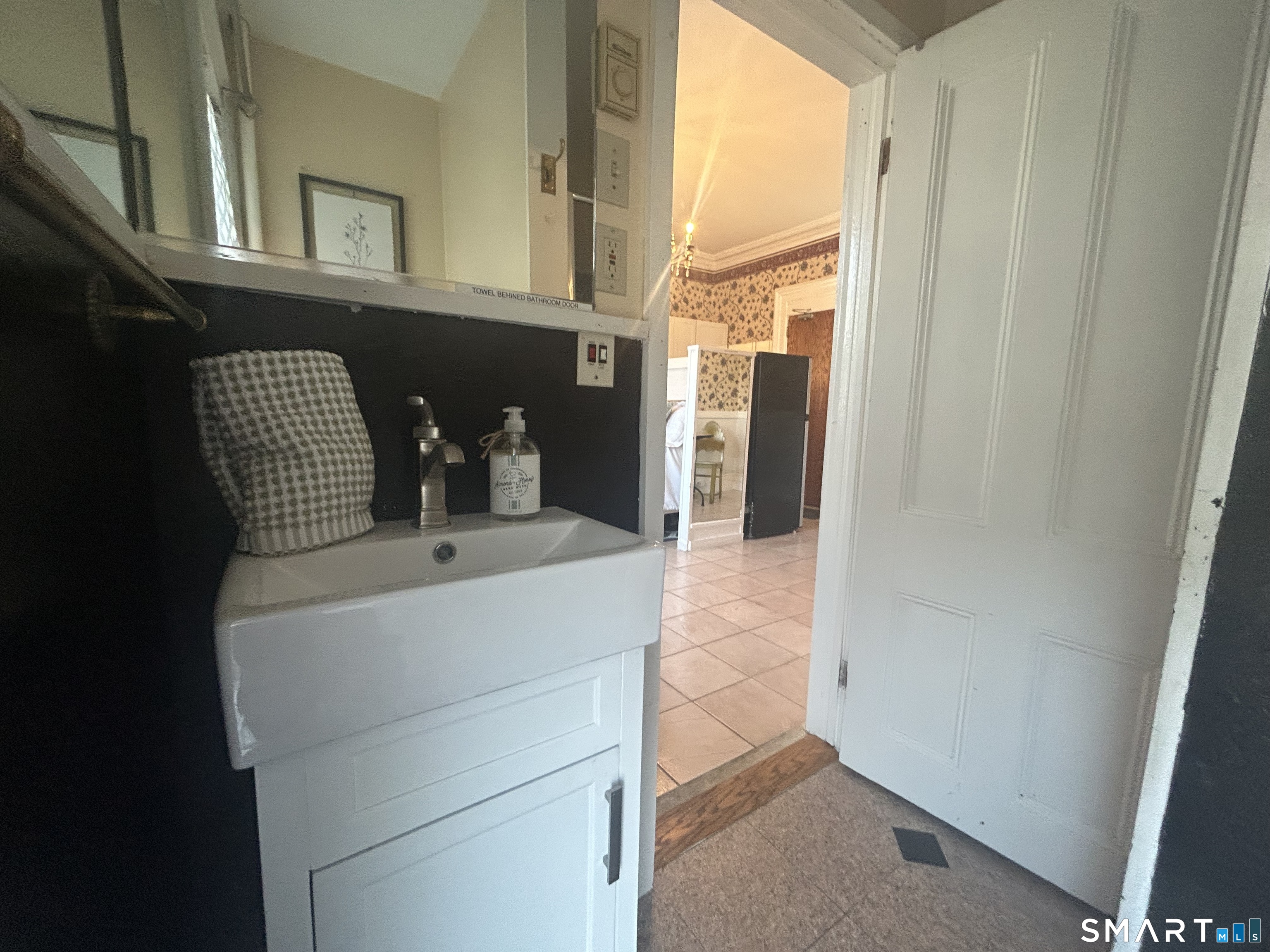 40 Franklin Street, Unit 8 New London, CT 06320 - Photo 8 of 9