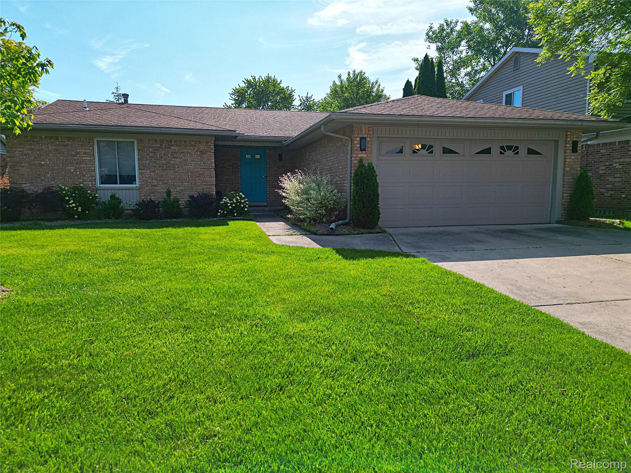 6198 Raintree Drive Canton, MI 48187 - Photo 4 of 53 DJI_0004_InPixio.jpg