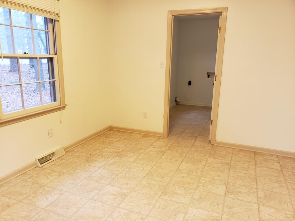 2606 Spring Valley Drive Aiken, SC 29803 - Photo 7 of 23