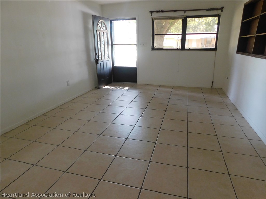 112 Pinehurst Road Sebring, FL 33870 - Photo 3 of 16 Gallery Image 3