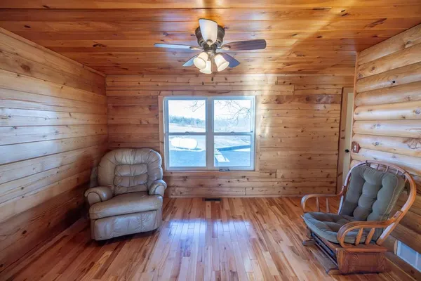 $515,000 | 24624 T Highway, Milan, MO 63556