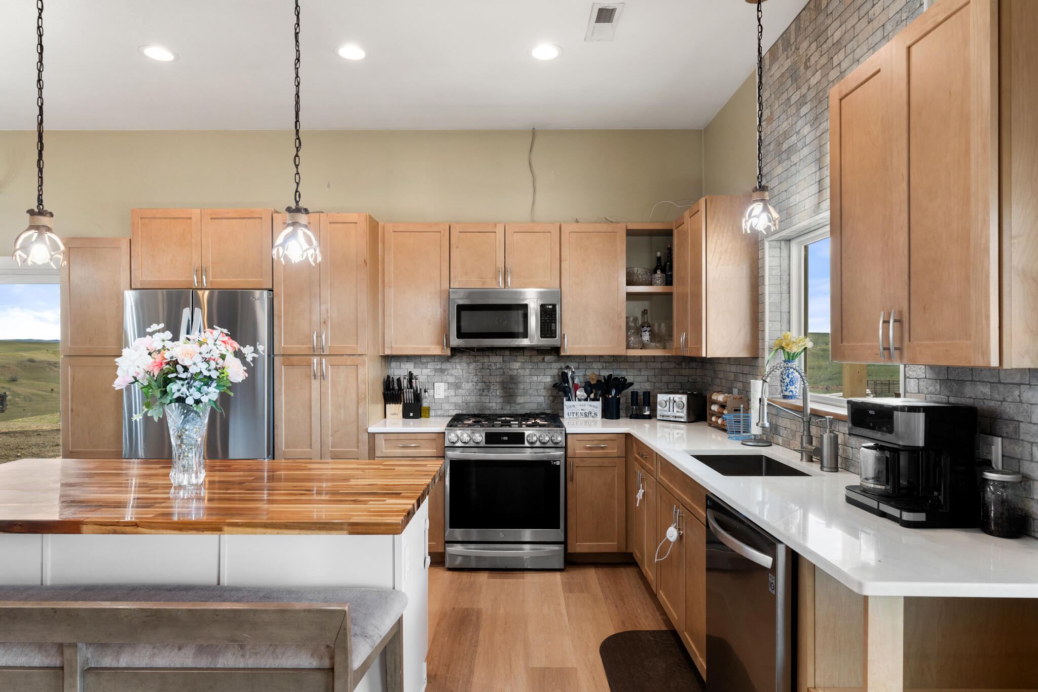 134 Beatty Spur Road Sheridan, WY 82801 - Photo 2 of 30 Kitchen