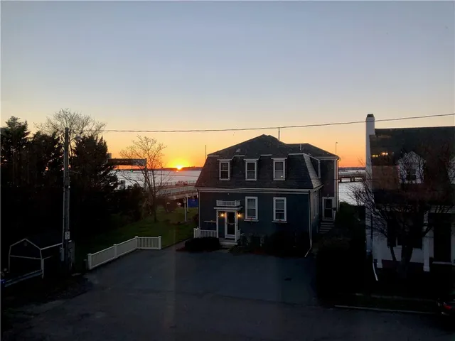 $1,800 | 31 Bayside Avenue, Unit 3, Newport, RI 02840