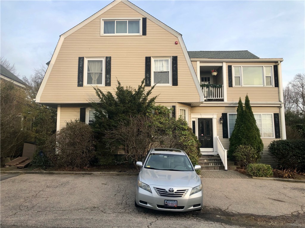 31 Bayside Avenue, Unit 3 Newport, RI 02840 - Photo 8 of 11
