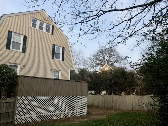 $1,800 | 31 Bayside Avenue, Unit 3, Newport, RI 02840