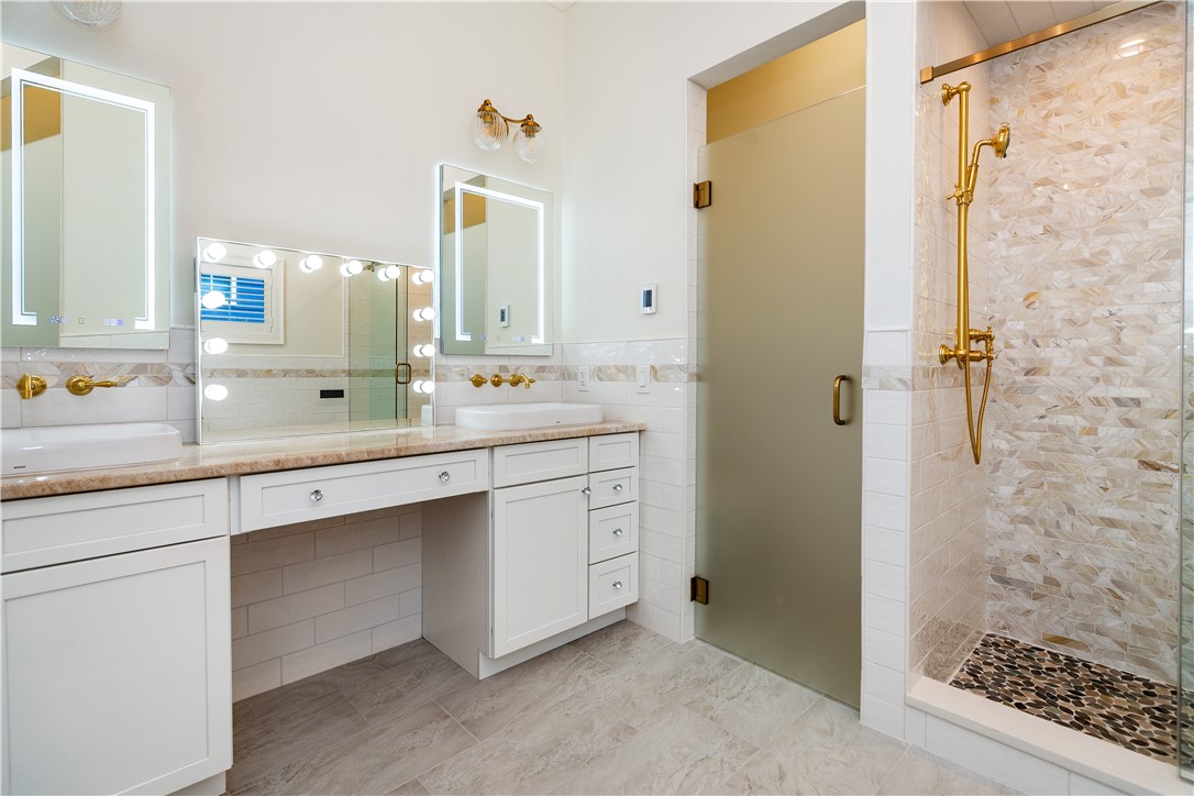15 Hampton Road, Unit 20 Coventry, RI 02816 - Photo 14 of 50
