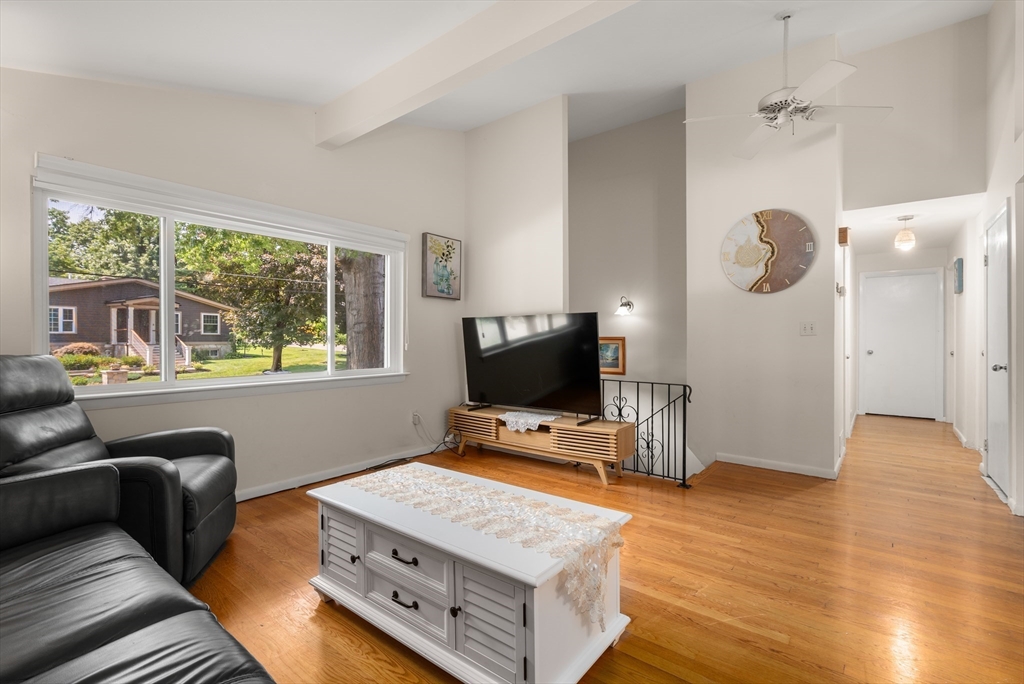 14 Richard Road Medway, MA 02053 - Photo 4 of 32 Gallery Image 4