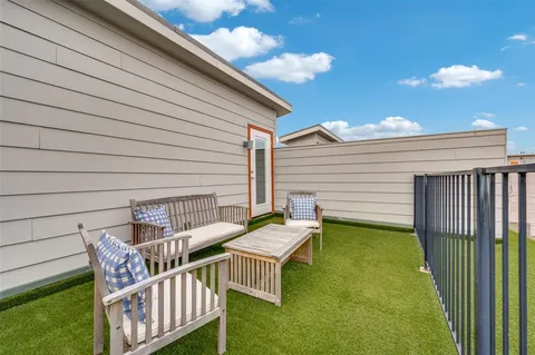 $599,000 | 5706 Lindell Avenue, Unit B, Dallas, TX 75206