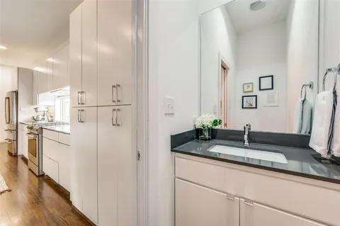 $599,000 | 5706 Lindell Avenue, Unit B, Dallas, TX 75206