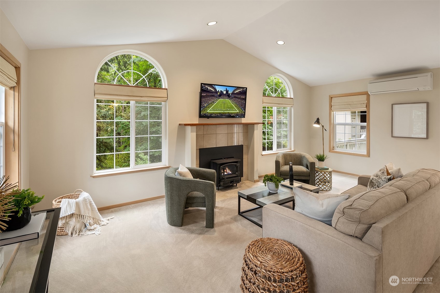 8218 Hansen Road Northeast Bainbridge Island, WA 98110 - Photo 13 of 34 Gallery Image 13
