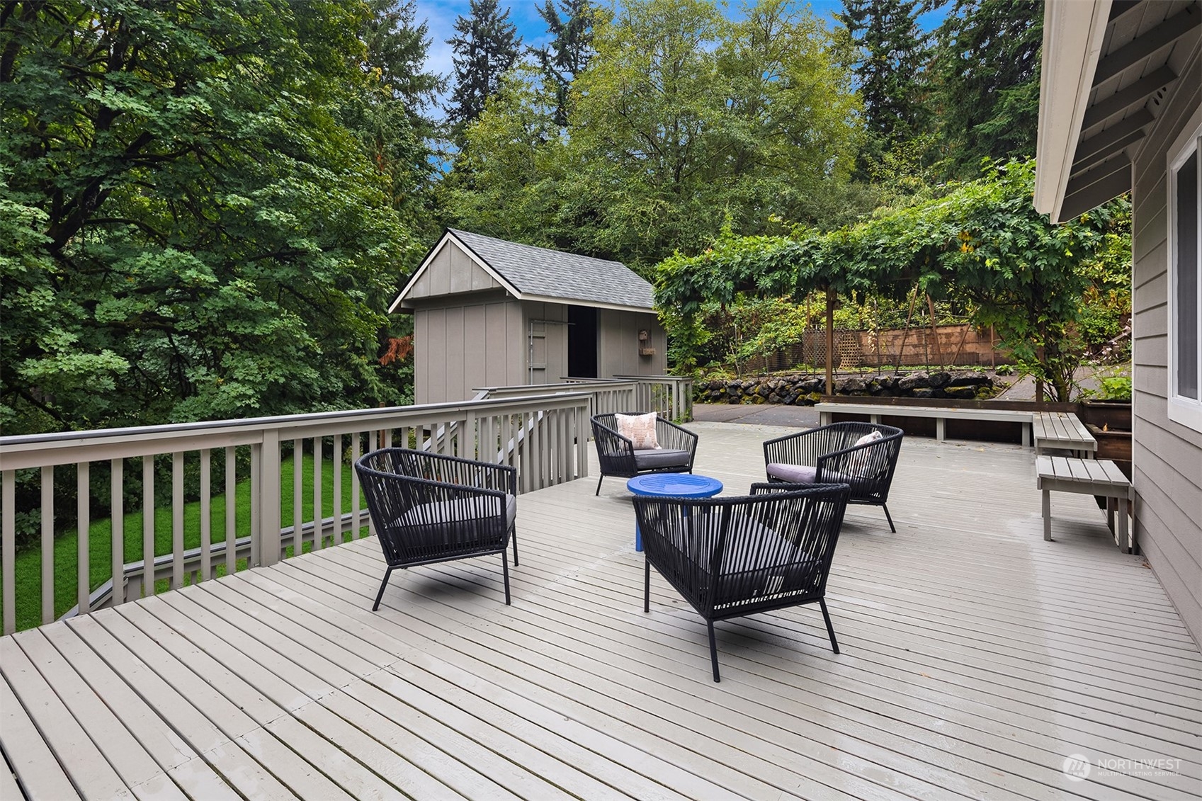 8218 Hansen Road Northeast Bainbridge Island, WA 98110 - Photo 5 of 34 Gallery Image 5