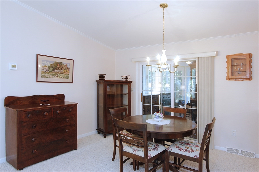 507 Crystal Way Middleboro, MA 02346 - Photo 12 of 36