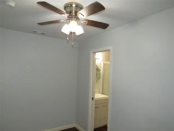 $825 | 1026 Thomas Street, Denton, TX 76201