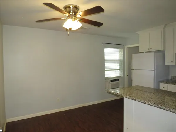 $825 | 1026 Thomas Street, Denton, TX 76201