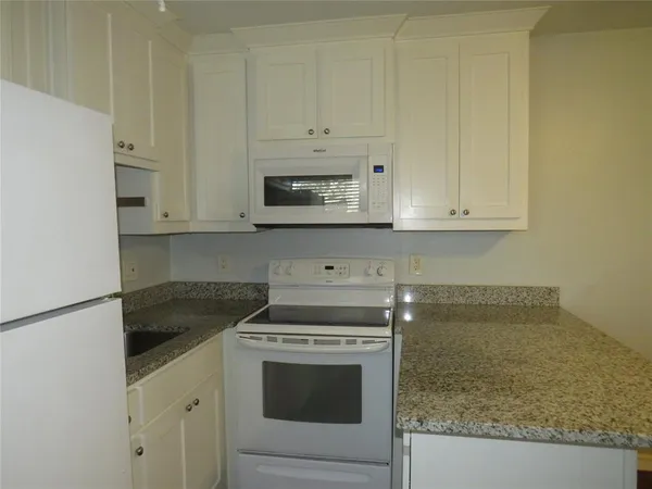 $825 | 1026 Thomas Street, Denton, TX 76201