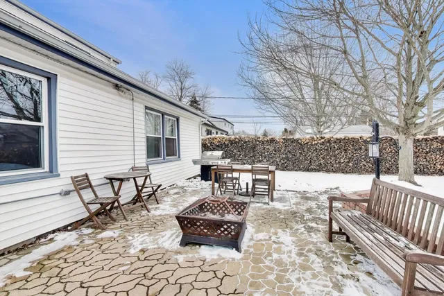 $350,000 | 18219 West Big Oaks Road, Grayslake, IL 60030