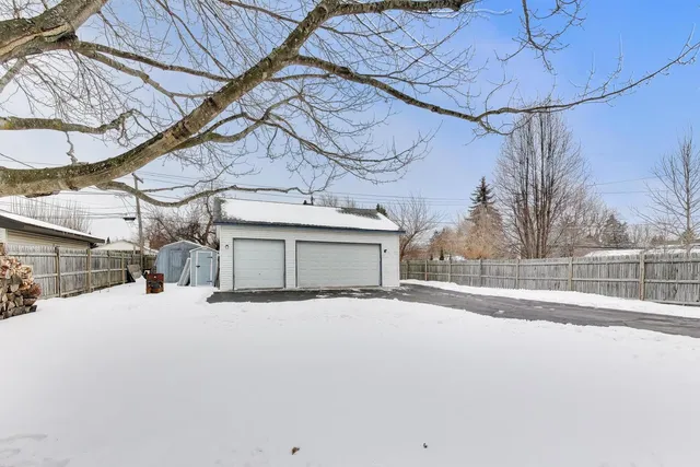 $350,000 | 18219 West Big Oaks Road, Grayslake, IL 60030