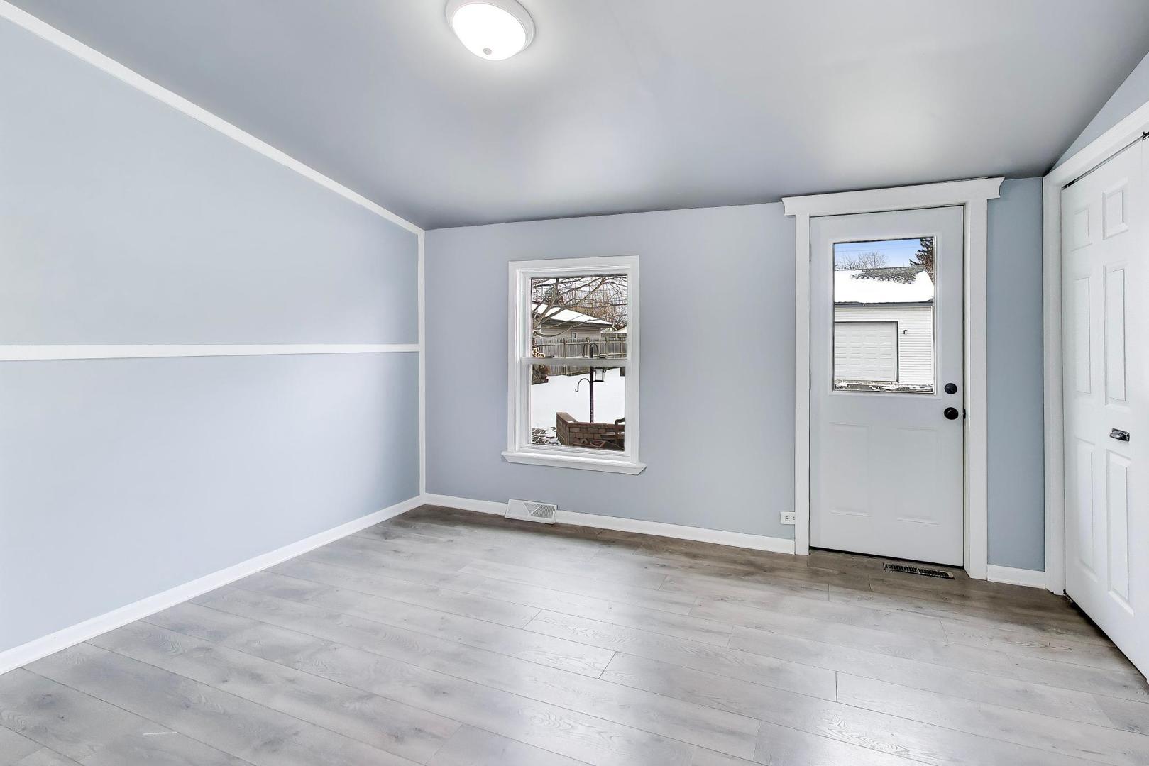 18219 West Big Oaks Road Grayslake, IL 60030 - Photo 9 of 37